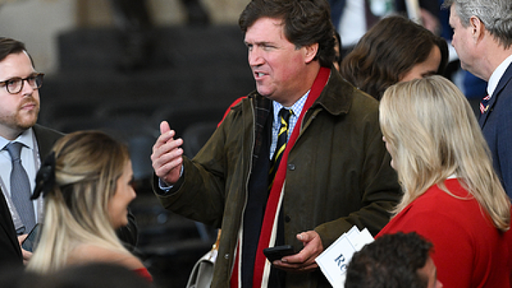 Такер Карлсон обвинил команду Байдена в попытке убить Путина: Это просто безумие