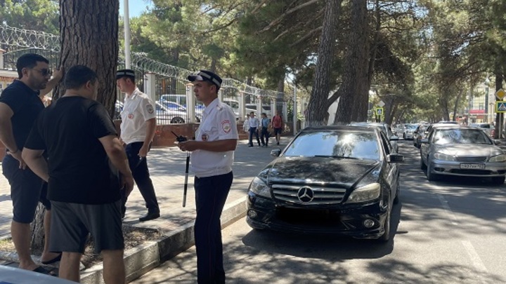 В Геленджике злостный нарушитель ПДД из-за долга в 120 тыс. рублей остался без авто