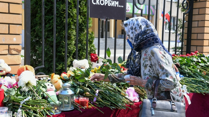 Закрывали детей от пуль собой: Путин поставил в пример казанских учителей-героев