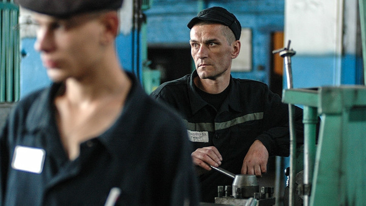 Из колонии в колонию: В суд переданы материалы о коррупции сотрудника ФСИН