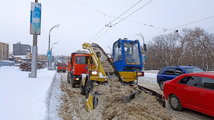 Власти Кемерова рассказали о ходе уборки снега