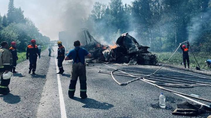 Прокуратура начала проверку по факту столкновения двух грузовиков на трассе в Кузбассе