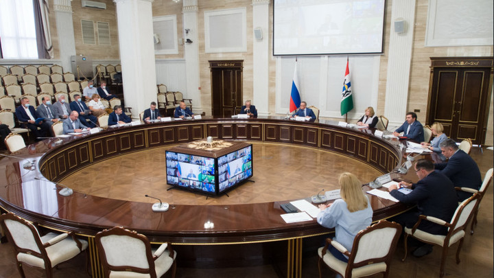 Власти Новосибирской области призвали нарастить темпы вакцинации от коронавируса
