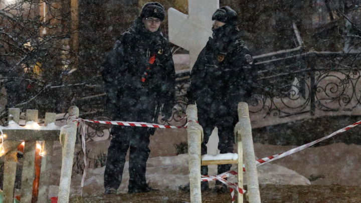 Мигрант напал на полицейского в Москве: Вооружённого агрессора разыскивают в Кунцево - источник