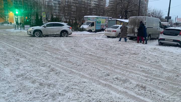 Прогноз неблагоприятный: власти просят челябинцев помочь в уборке города