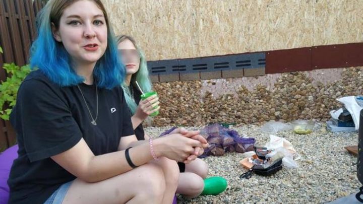 В Челябинске лицеистку заставляют перекрасить цвет волос