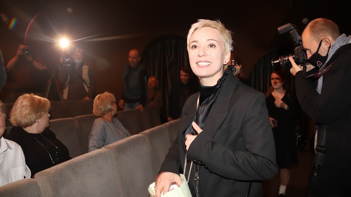 Представители властей звали Чулпан Хаматову вернуться в Россию