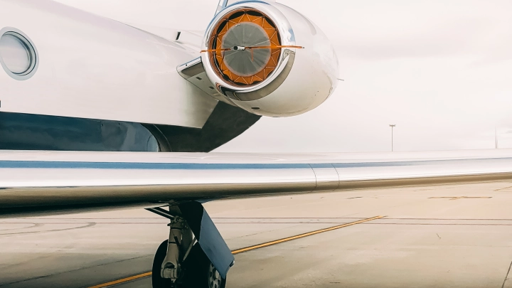 Жёсткая посадка Ан-24 со сломанным шасси в Иркутской области попала на камеру