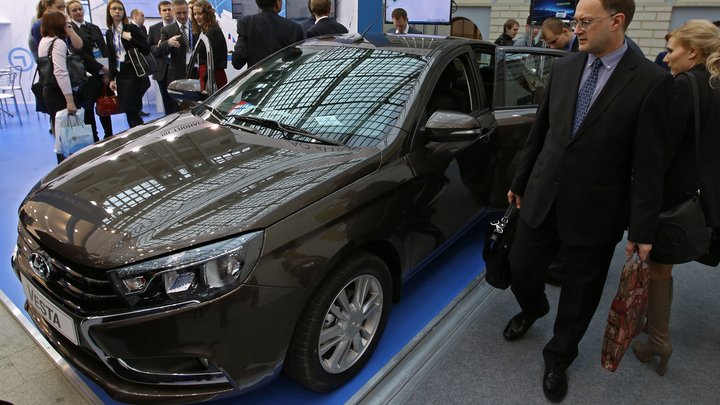 Названы самые популярные автомобили с пробегом