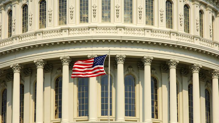 США визовыми требованиями приведут работу посольств к краху - сенатор Джабаров