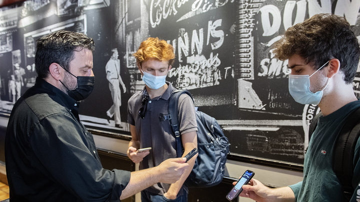 На Урале могут разрешить проверку QR-кодов не только по паспорту, но и другим документам