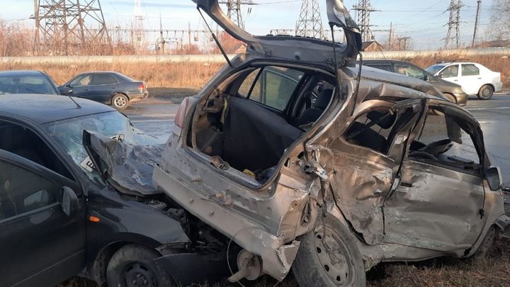 Видео тройного ДТП со смертельным исходом в Новосибирске появилось в сети
