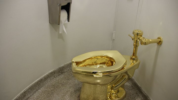 Я бы там такого не делал: Глава ставропольского ГИБДД открестился от дворца с золотыми унитазами