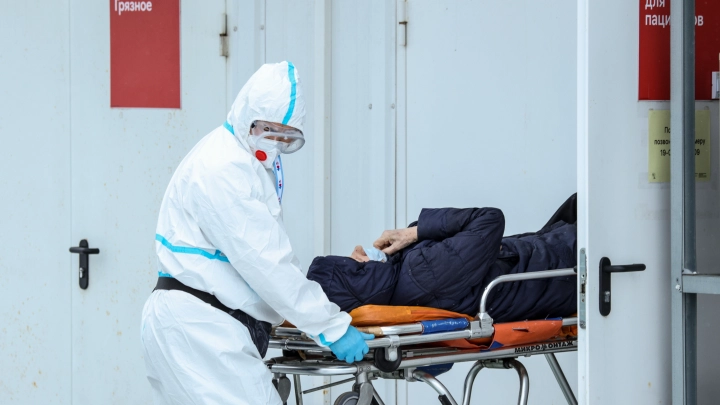 В России распространяется опасная мутация коронавируса: Смертность доходит до 42%