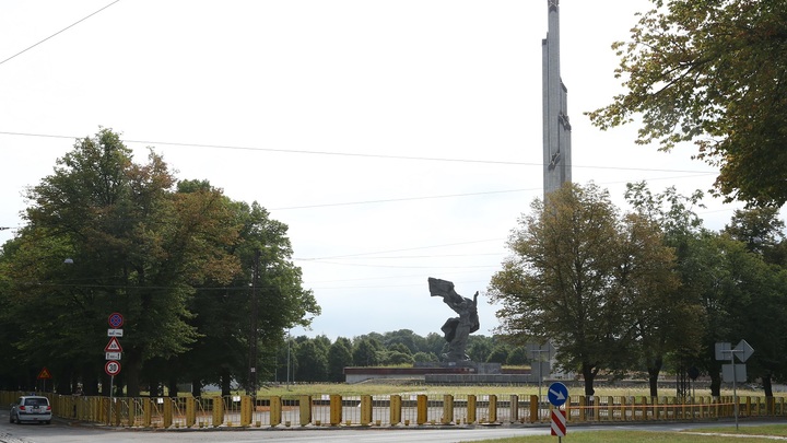 Захарова дала совет после визита посла Латвии: Проветрите. Смердит
