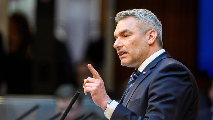 Канцлер Австрии отказался выделять дополнительные средства для Евросоюза