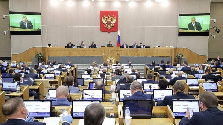 Госдума продлила работу на неделю для принятия решения по референдумам