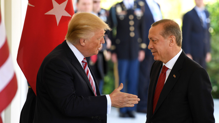 А ещё они называли тебя земляным червяком: США натравливают Эрдогана на Путина