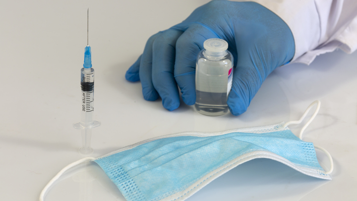 Врач раскрыл секрет удачной ревакцинации от COVID: Соблюдайте одно условие