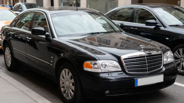 Вэнс прилетел в Милан: 300 агентов, 45 автомобилей и 14 самолетов сопровождения