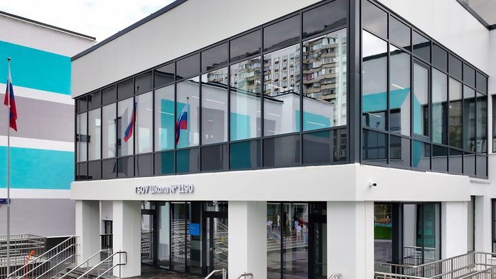 Собянин: Готово первое школьное здание, реконструированное по московскому стандарту