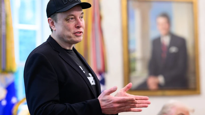 Маск требует компенсацию в $1 трлн под угрозой ухода из Tesla