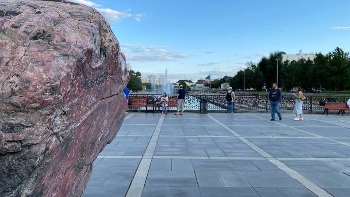 В центре Екатеринбурга появился новый музыкальный фонтан