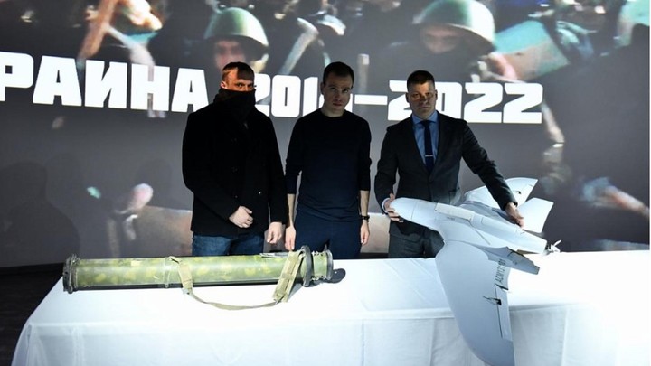 Трофейные БПЛА Фурия и огнемёт ВСУ передали музею в Новосибирске