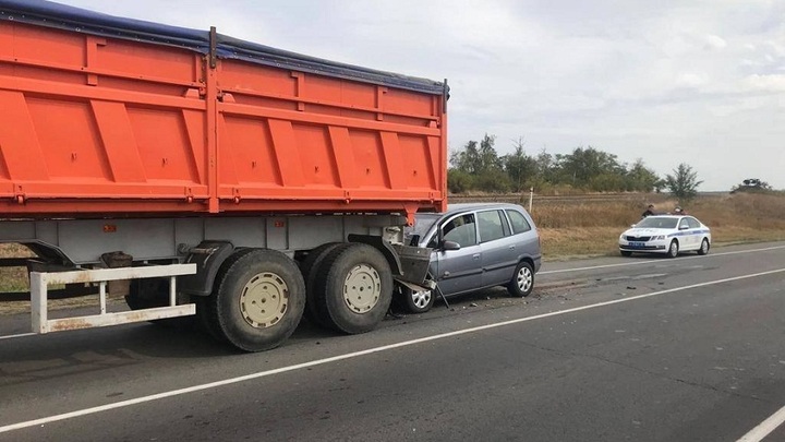 На трассе в Ростовской области в ДТП пострадали семь человек