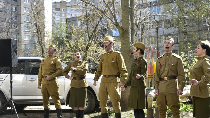 Во владимирских дворах начались концерты для ветеранов к Дню Победы