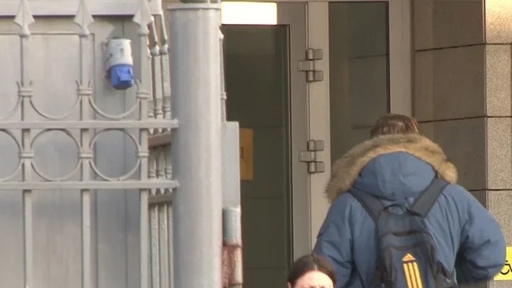 Спецслужбы Латвии 8 часов допрашивали русскоязычного журналиста