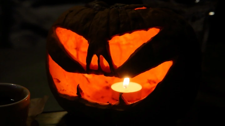 РИА: более 100 человек убили в США во время стрельбы на Хэллоуин