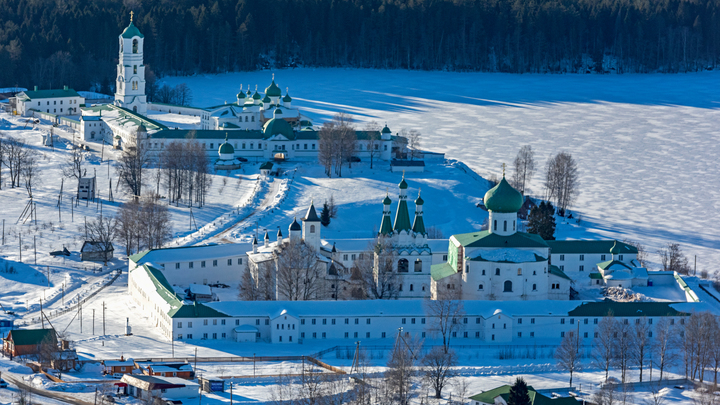 Коронавирус в Ленинградской области на 7 января: резкое снижение заболеваемости и маски в храмах