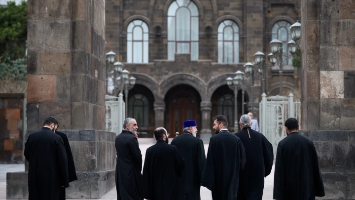 Вернитесь в правовое поле! Международная организация требует от Еревана прекратить преследование Церкви