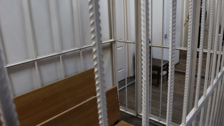 Турала, напавшего на полицейского в Санкт-Петербурге, отпустили из зала суда