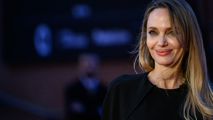 Украинский охранник Анжелины Джоли оказался её водителем и офицером запаса ВСУ