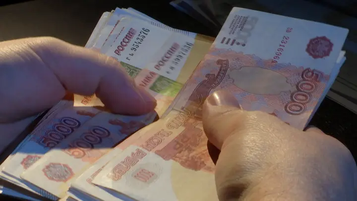 Доля граждан с доходом от 100 тысяч рублей выросла. Сколько таких?