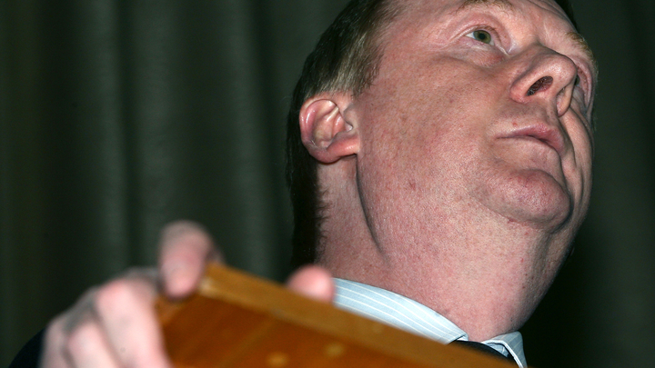 Жена Чубайса рассказала, кому становится плохо рядом с ним