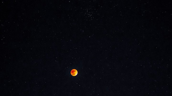 Первое лунное затмение 2022 года: чего ждать от кровавой Луны 16 мая