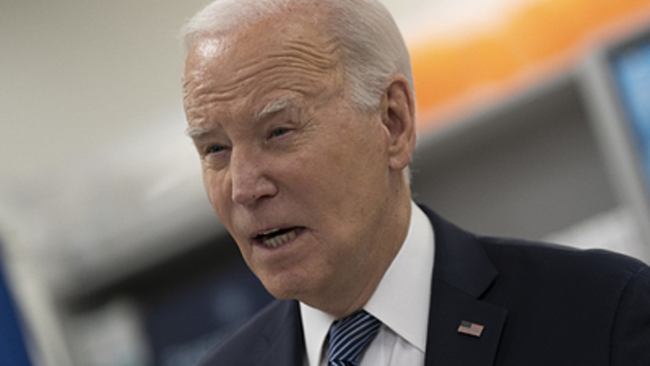 Дурные новости для Украины. Байден решил не торопиться