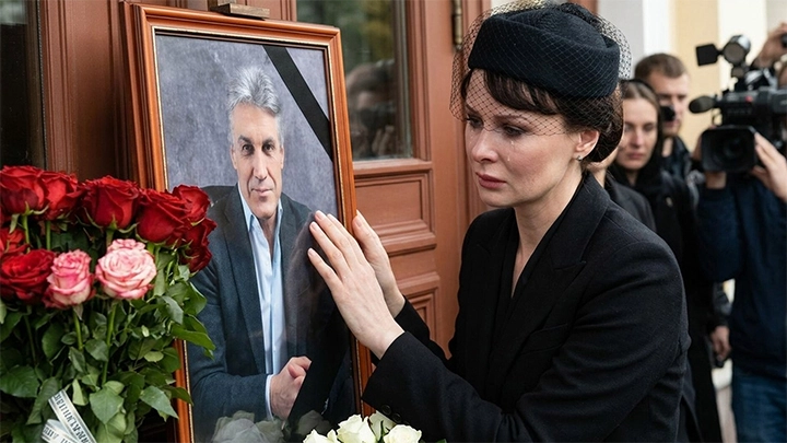 Похоронила любимого, дав обещание о дочери: Злой рок жены Алексея Пиманова – вот что на самом деле пришлось пережить Ольге Погодиной