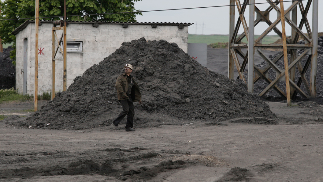 Украинская генпрокуратура расследует дело о вывозе угля из Донбасса