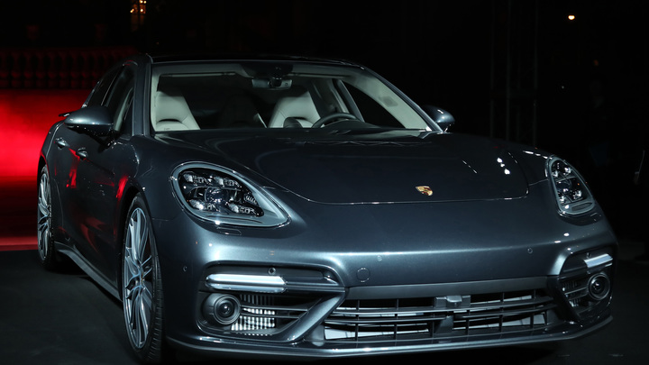 В Москве Porsche протаранил школу. Есть пострадавшие