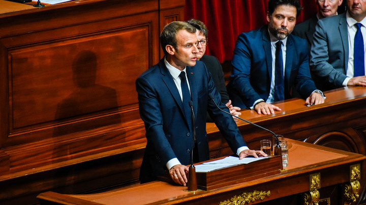 Французский парламент не разрешил провести вотум недоверия правительству Макрона