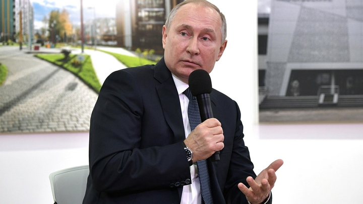 Куда вышел?: Путин второй раз затроллил главу Татарстана - видео