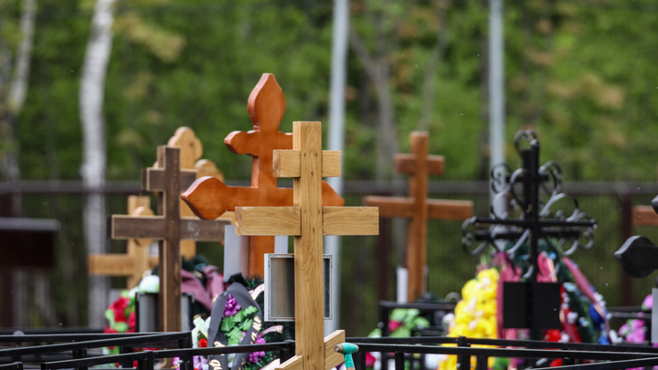 В Геленджике после школьного выступления на кладбище произошёл скандал