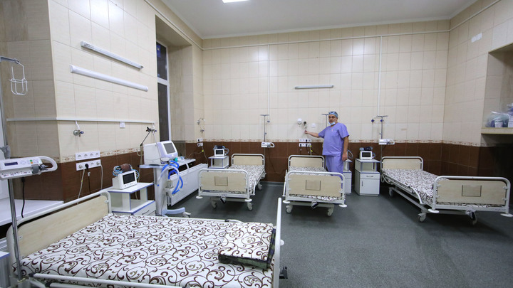 В Новосибирске скорая высадила на улицу пациента с ковидом и туберкулёзом