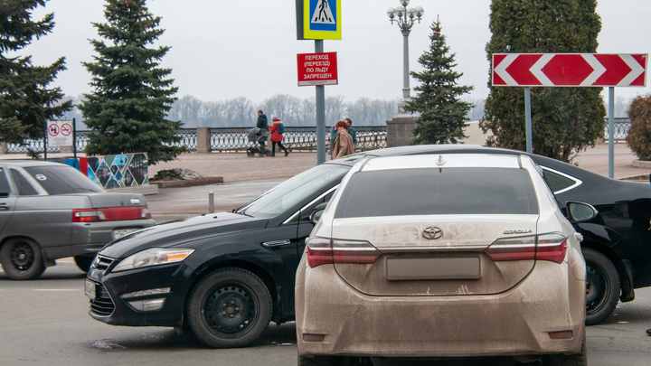 В Пермском крае перевернулась иномарка с пятью людьми в салоне