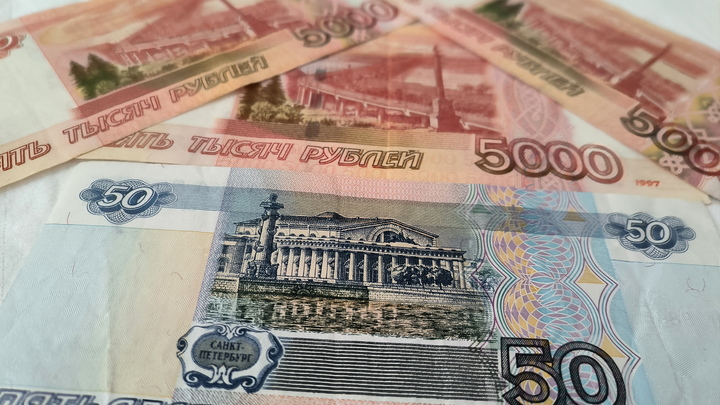 Представитель Церкви рассказал, чем грозит отказ от храмов на денежных купюрах