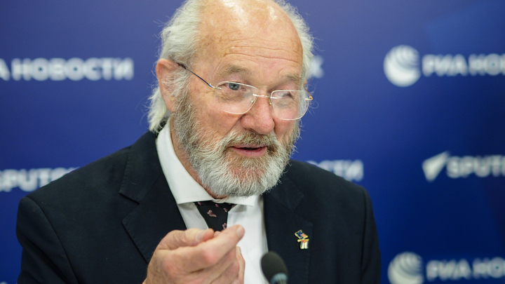 Отец Ассанжа: Киевский режим может рухнуть в любой момент